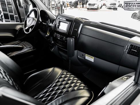 Used 2017 Mercedes-Benz Sprinter 2500 image 11