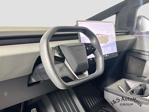Used 2024 Tesla Cybertruck AWD Crew Cab image 9