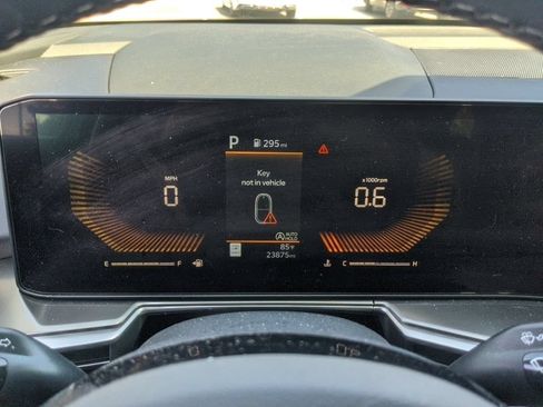 Certified 2025 Kia Sorento S w/ Panoramic Sunroof Package FWD image 26