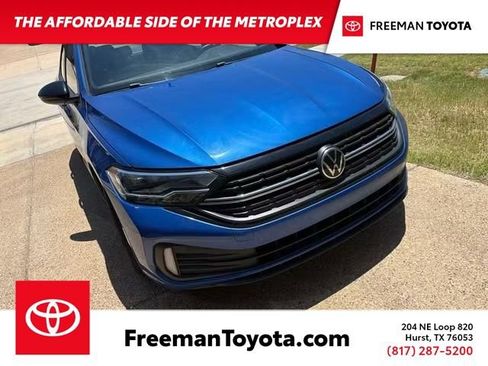 Used 2024 Volkswagen Jetta Sport FWD image 1