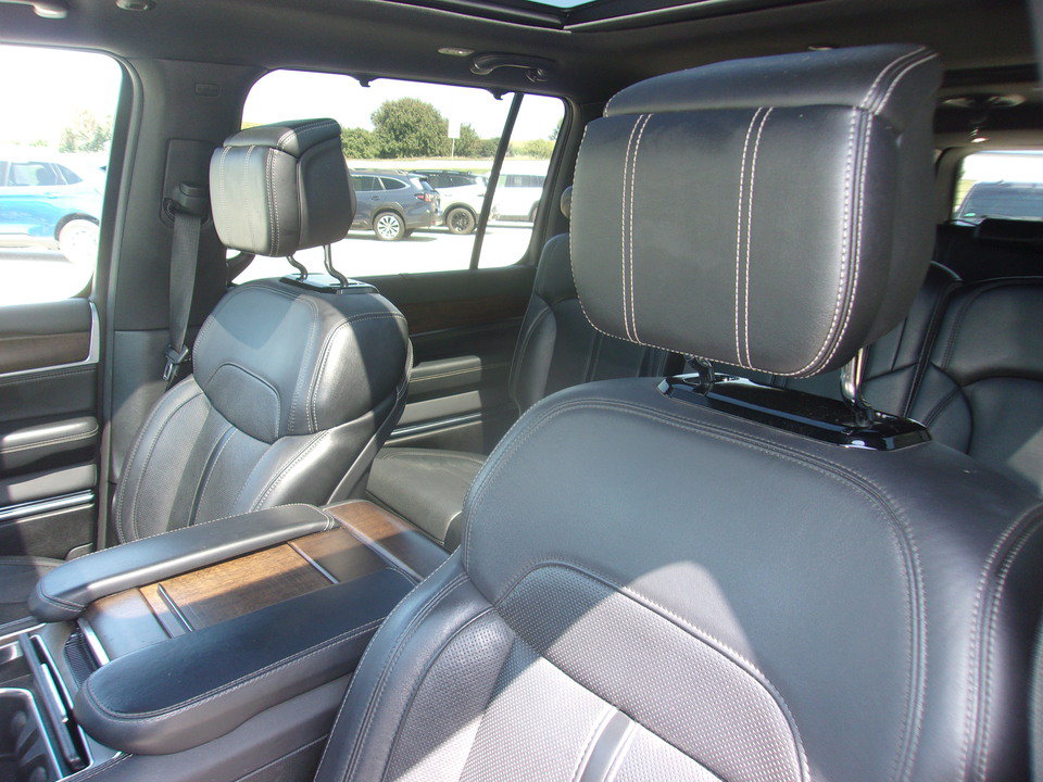 Used 2024 Jeep Grand Wagoneer L 4WD w/ Flexible Seating Group image 11