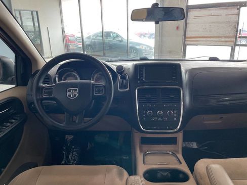 Used 2016 Dodge Grand Caravan SXT image 21