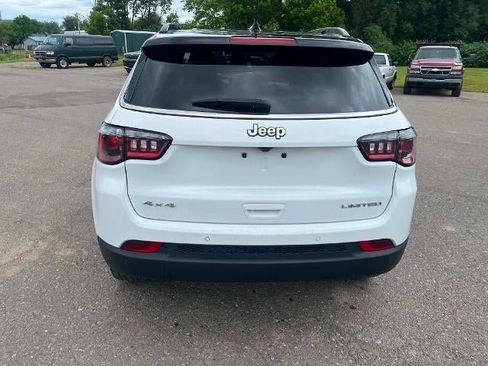 Used 2025 Jeep Compass Limited AWD/4WD image 4