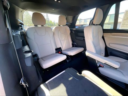 New 2026 Volvo XC90 B5 Plus w/ Protection Package image 28