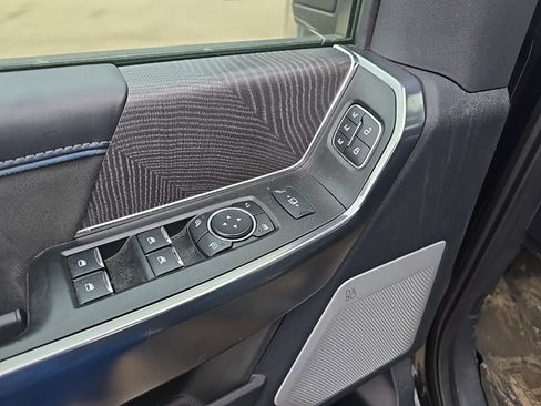 Used 2025 Ford F250 Platinum image 7