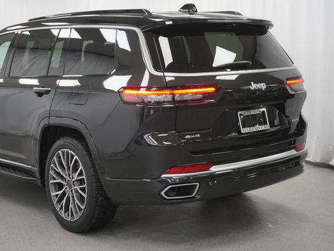 Used 2024 Jeep Grand Cherokee L Summit AWD/4WD image 24