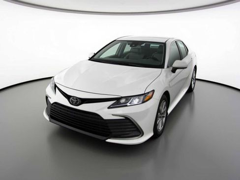 Used 2024 Toyota Camry LE image 1