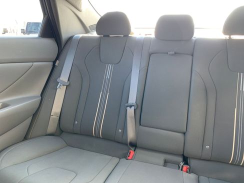 Used 2025 Hyundai Elantra SEL image 38