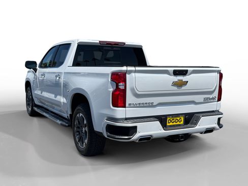 Used 2025 Chevrolet Silverado 1500 High Country AWD/4WD image 3