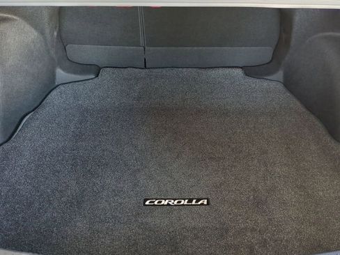 Used 2025 Toyota Corolla SE image 13