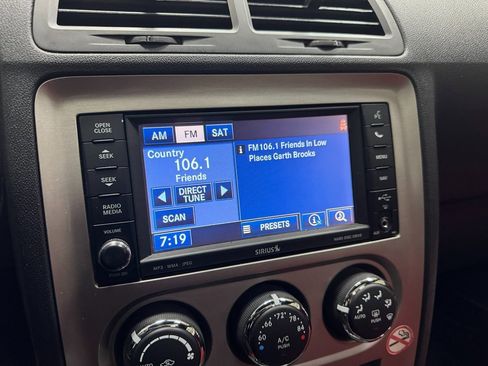 Used 2013 Dodge Challenger SRT8 w/ Harman Kardon Audio Group image 25