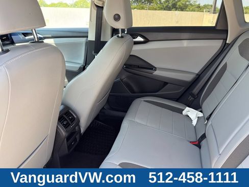 Used 2023 Volkswagen Taos SE w/ Panoramic Sunroof Package FWD image 27