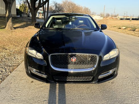 Used 2016 Jaguar XJ R-Sport image 10