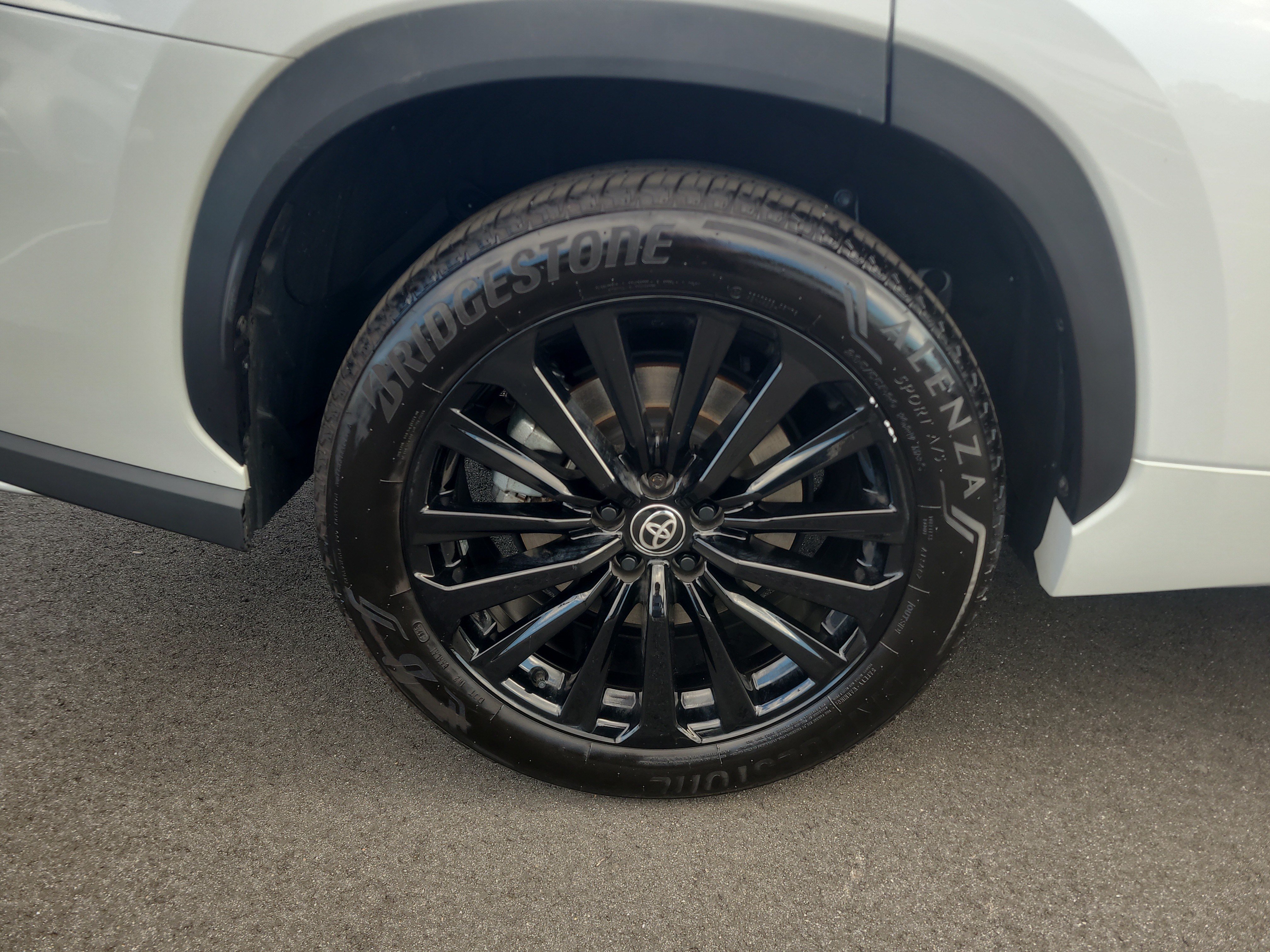 Certified 2025 Toyota Highlander XSE AWD/4WD image 11