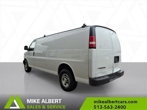 Used 2022 Chevrolet Express 2500 Extended w/ Driver Convenience Package image 5