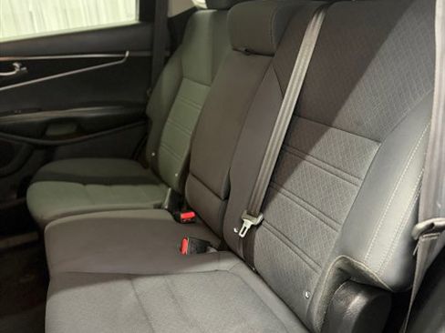 Used 2017 Kia Sorento AWD image 14