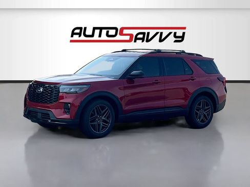 Used 2025 Ford Explorer ST AWD/4WD image 3