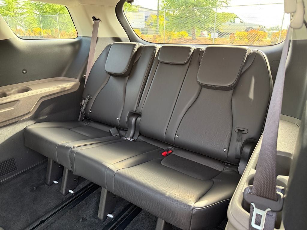Used 2026 Kia Carnival FWD image 33