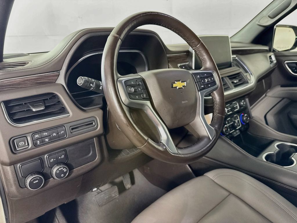 Used 2022 Chevrolet Tahoe LT w/ Luxury Package RWD image 11
