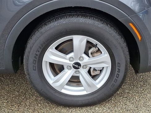 Used 2024 Kia Sorento LX FWD image 8