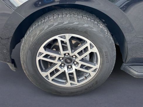 Used 2025 Ford Expedition Max Active AWD/4WD image 9