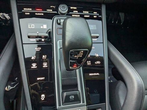 Used 2023 Porsche Cayenne Platinum Edition image 12
