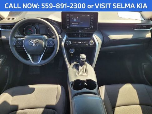 Used 2021 Toyota Venza LE w/ Carpet Mat Package (TMS) image 9