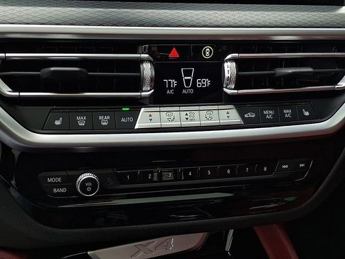 Used 2024 BMW X4 xDrive30i w/ Premium Package image 22