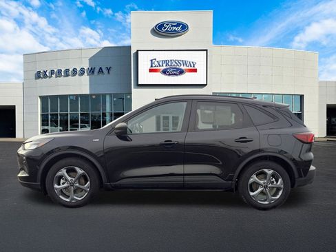 Used 2025 Ford Escape ST-Line image 9