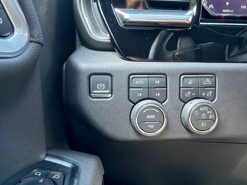 Certified 2026 Chevrolet Silverado 1500 High Country AWD/4WD image 27