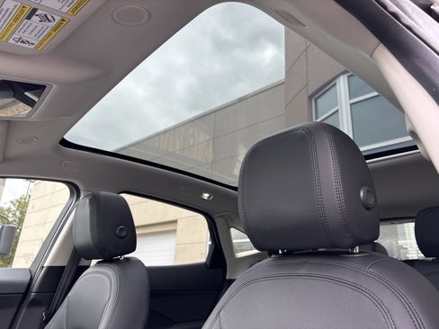 Certified 2023 Jaguar E-PACE SE AWD/4WD image 21