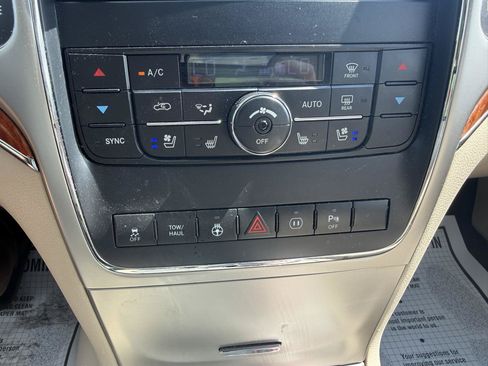 Used 2011 Jeep Grand Cherokee Overland AWD/4WD image 22