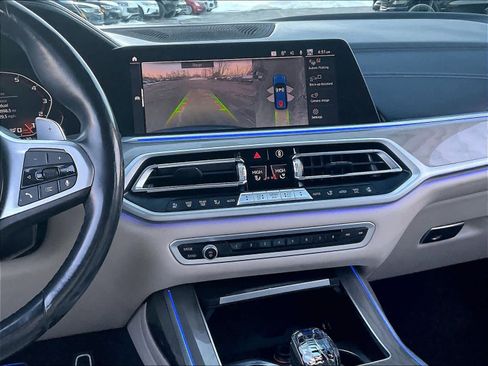 Used 2021 BMW X7 M50i image 38