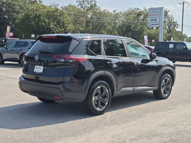 Used 2025 Nissan Rogue SV FWD image 3