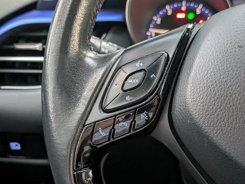 Used 2021 Toyota C-HR XLE image 21