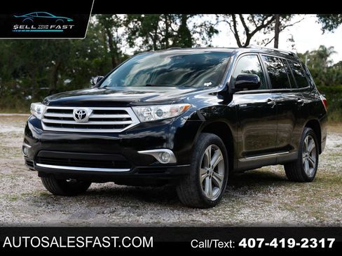 Used 2011 Toyota Highlander Limited w/ Tow Pkg FWD image 1