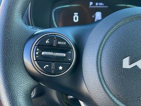 Used 2024 Kia Soul LX w/ Option Group 015 image 17