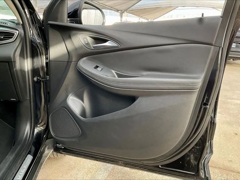 Certified 2022 Buick Encore GX Select w/ Advanced Technology Package image 21