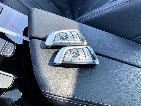 Used 2019 BMW 530i xDrive w/ Convenience Package AWD/4WD image 14