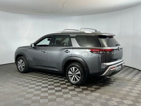 Used 2022 Nissan Pathfinder SL image 10