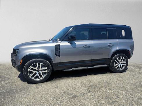 Used 2024 Land Rover Defender 110 X-Dynamic SE AWD/4WD image 2