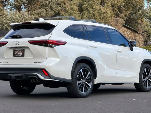 Used 2021 Toyota Highlander XSE image 4