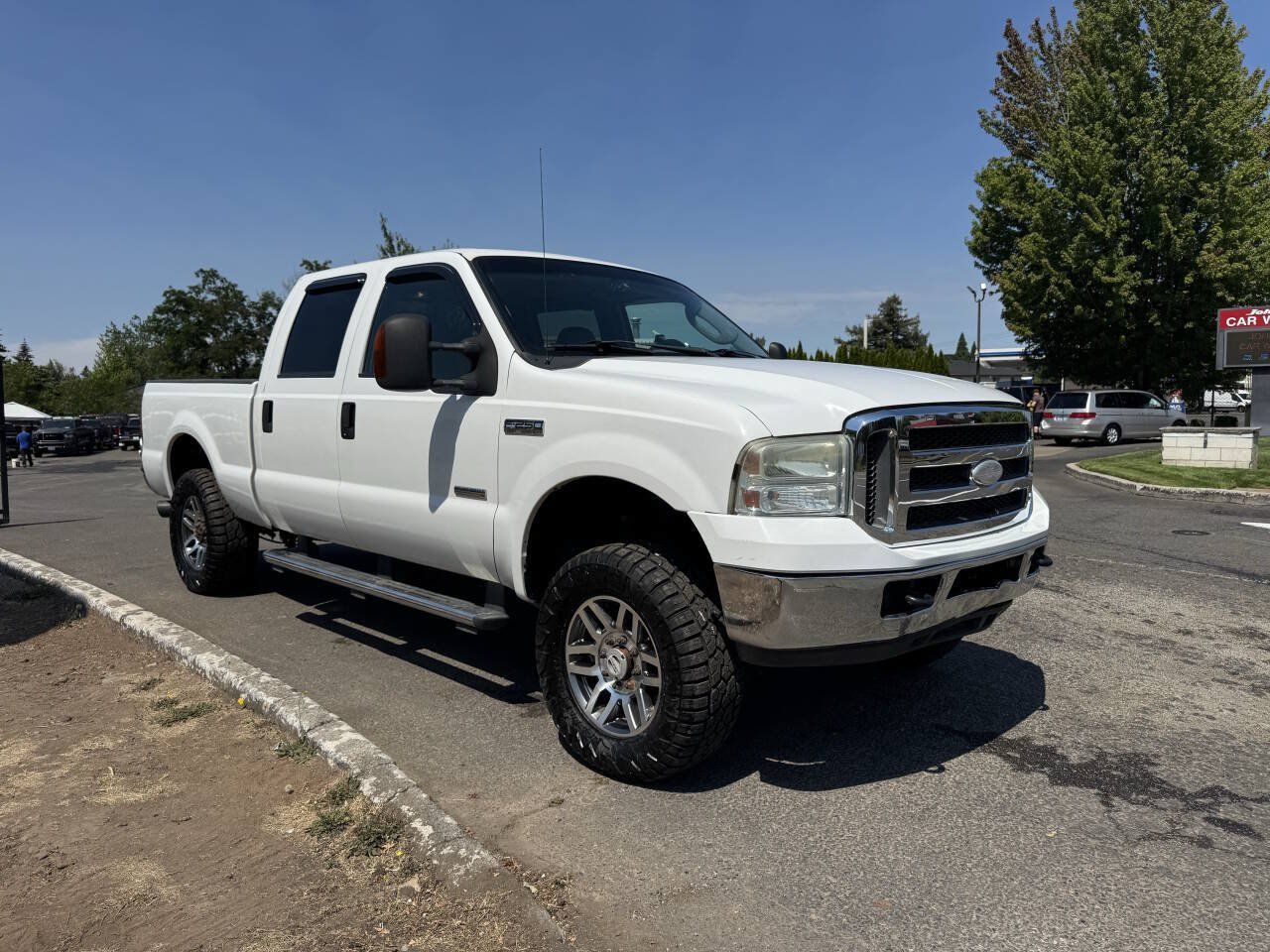 Used 2005 Ford F250 Lariat AWD/4WD image 13