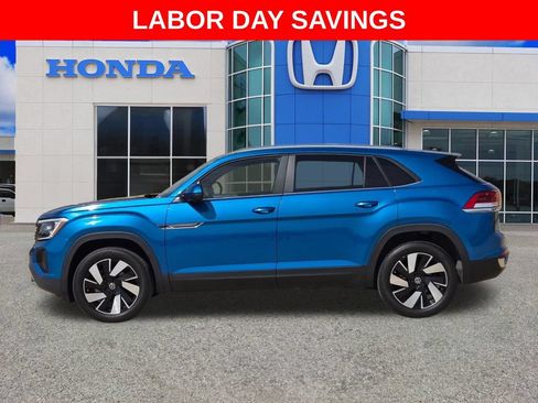 Used 2024 Volkswagen Atlas Cross Sport SE FWD image 6