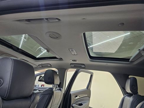 Used 2018 Buick Enclave Premium w/ Experience Buick Package FWD image 40