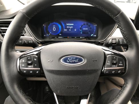 Certified 2022 Ford Escape SEL w/ Technology Package image 11