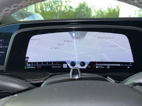 Used 2024 Cadillac Escalade ESV Premium Luxury image 13