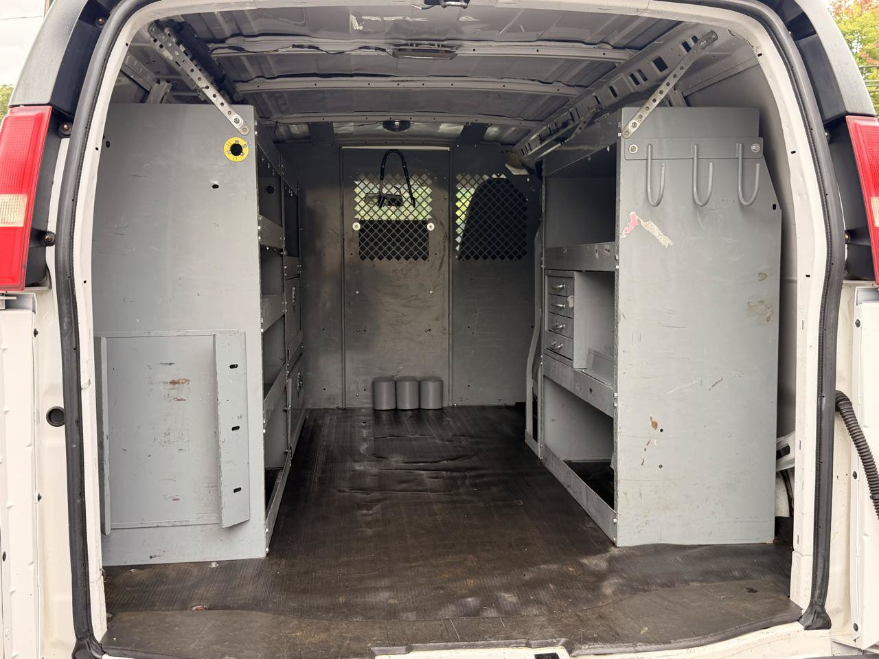 Used 2013 Chevrolet Express 3500 RWD image 13