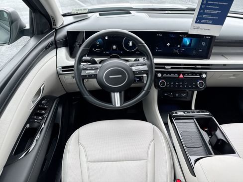 Used 2025 Hyundai Tucson Limited image 18