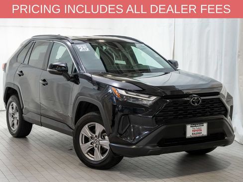 Used 2025 Toyota RAV4 XLE AWD/4WD image 1